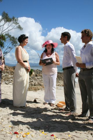Marry Me Marilyn married sonja & Alessandro on Wategos Beach in Byron Bay on a glorious Autumn Day